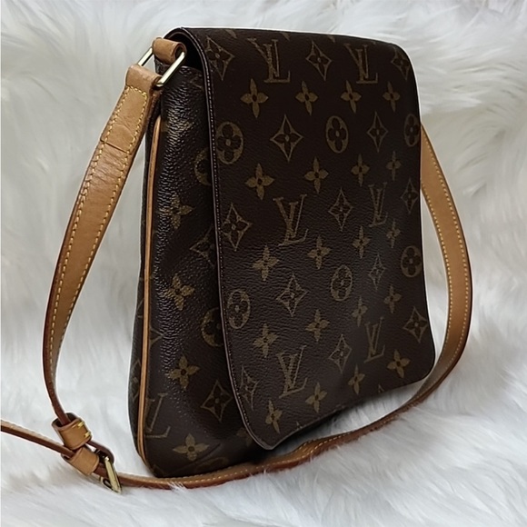 Beautiful LV Musette Salsa  Leather, Leather straps, Vuitton